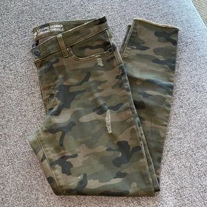 Gap like new, camouflage jeans